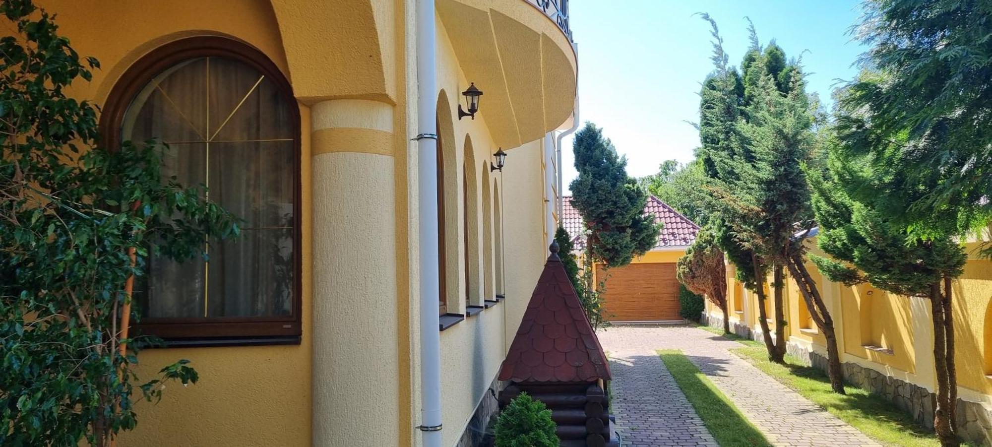 Villa Vera Berehove  Exteriör bild